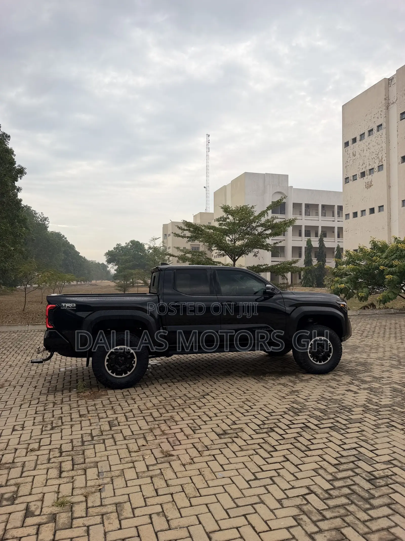 Toyota Tacoma 2024 Black