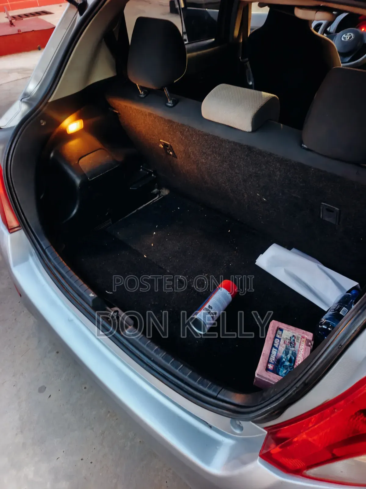 Toyota Vitz 1.0 FWD 5dr 2013 Silver