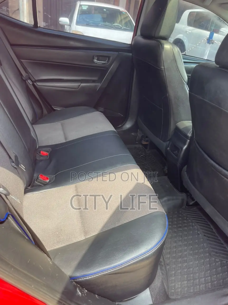 Toyota Corolla XSE (1.8L 4cyl 2A) 2018 Red