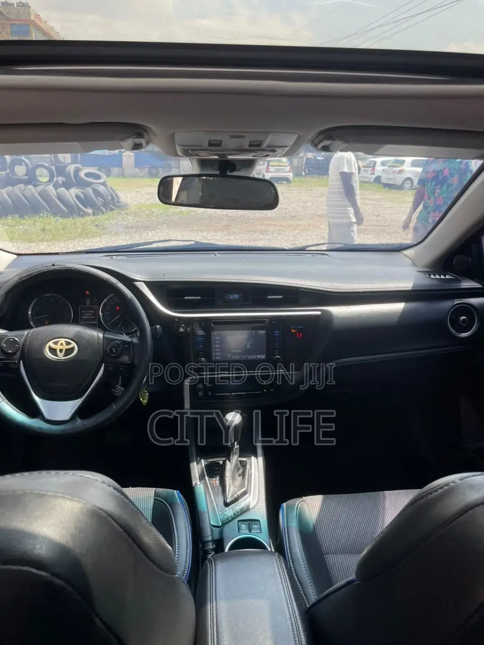 Toyota Corolla XSE (1.8L 4cyl 2A) 2018 Red