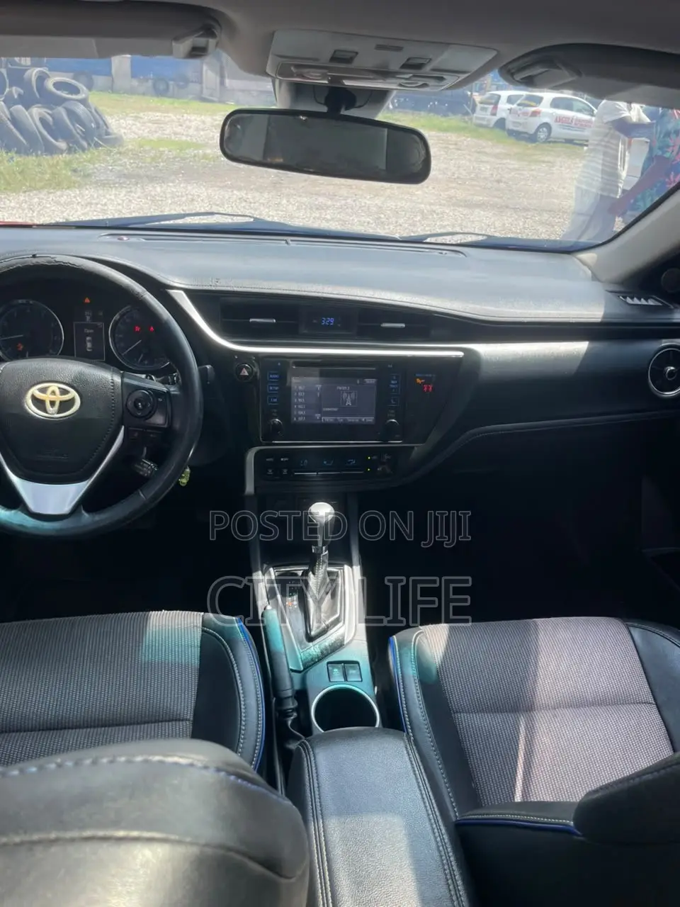 Toyota Corolla XSE (1.8L 4cyl 2A) 2018 Red