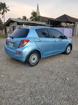 Toyota Vitz 2012 Blue