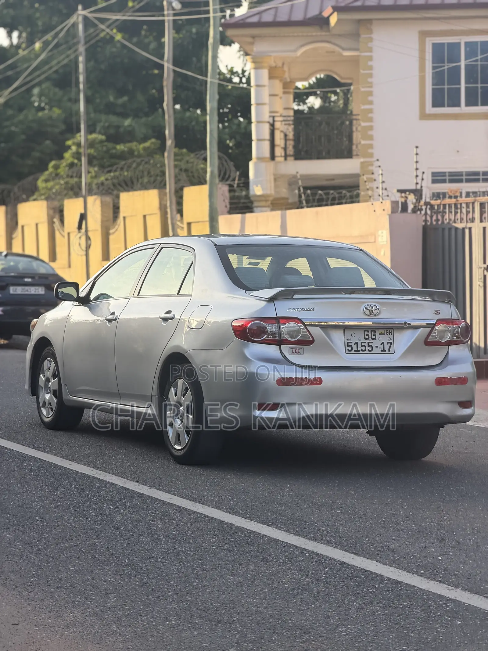 Toyota Corolla LE 4dr Sedan (1.8L 4cyl 4A) 2013 Silver