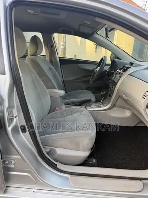 Toyota Corolla LE 4dr Sedan (1.8L 4cyl 4A) 2013 Silver