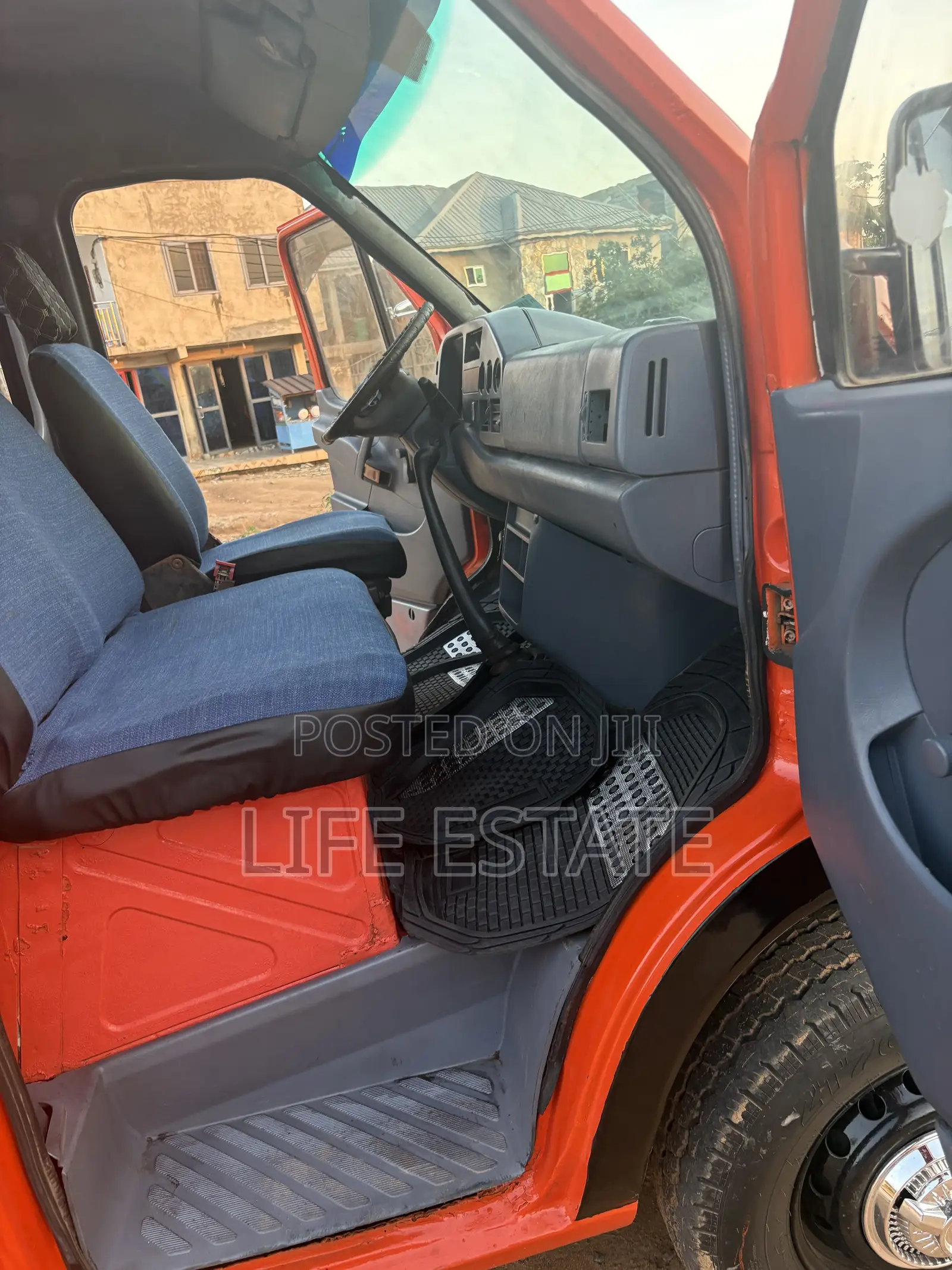 Mercedes-Benz Sprinter 2017 Orange