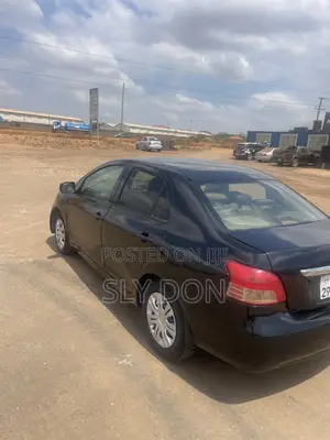Toyota Yaris Base Hatchback 3dr 2010 Black
