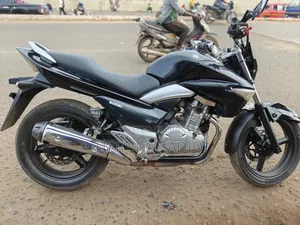 Suzuki Inazuma 2013 Black