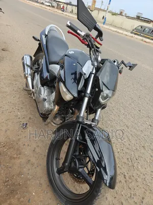 Suzuki Inazuma 2013 Black
