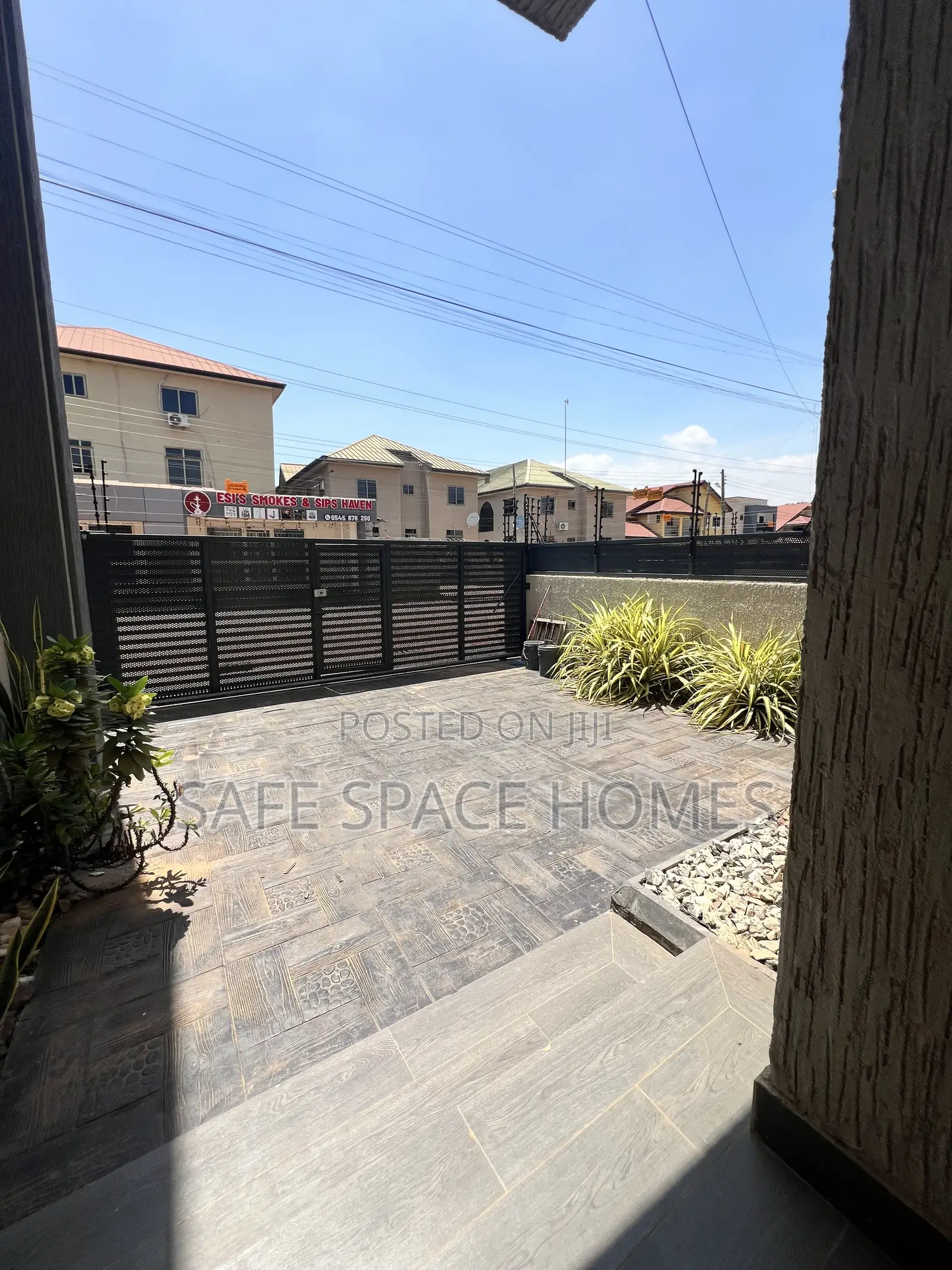 3bdrm Duplex in Ghana Link Area for rent