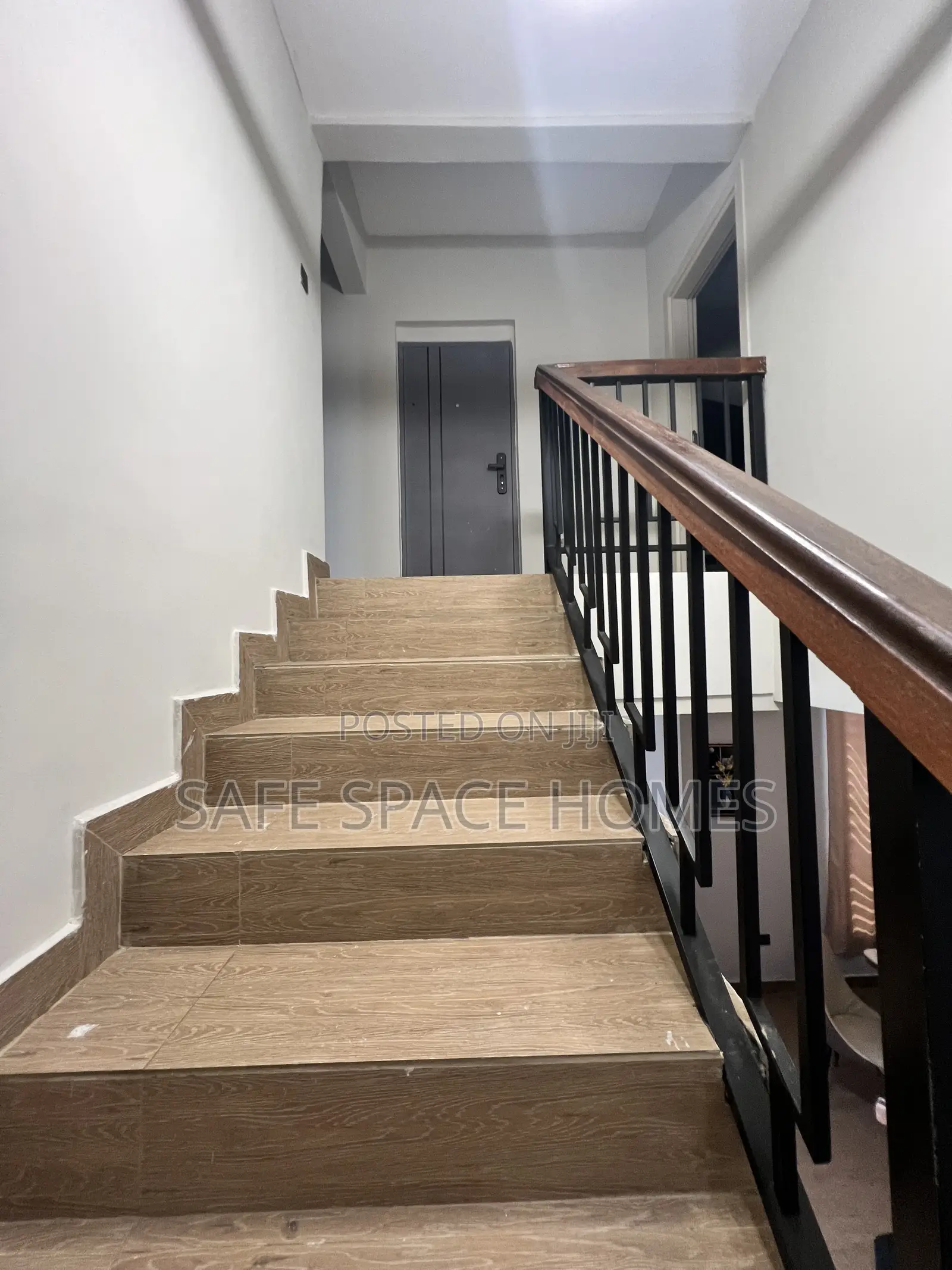 3bdrm Duplex in Ghana Link Area for rent