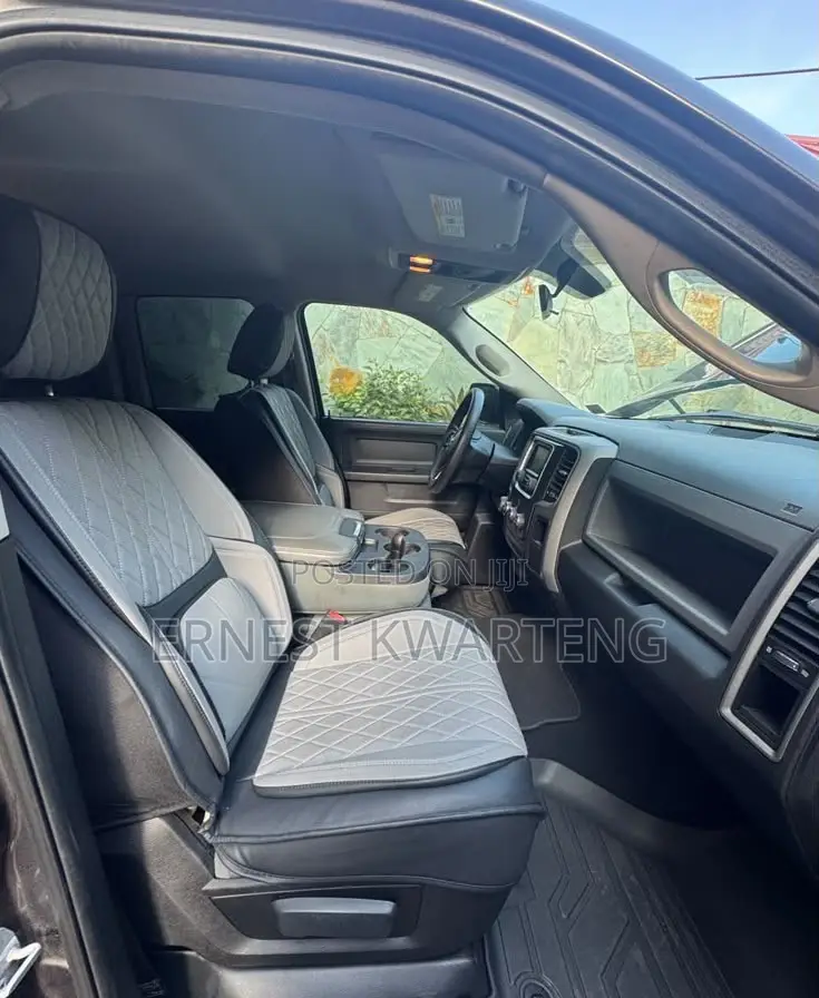 Dodge RAM 2017 Silver