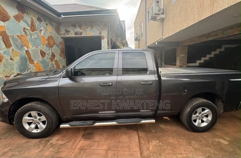 Dodge RAM 2017 Silver