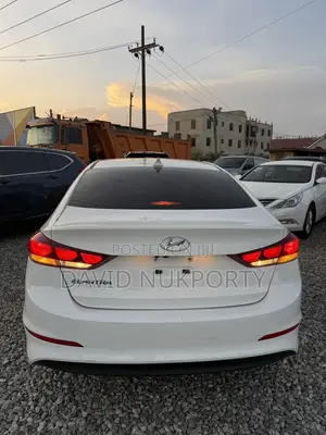Hyundai Elantra 2018 White
