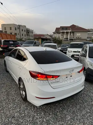 Hyundai Elantra 2018 White