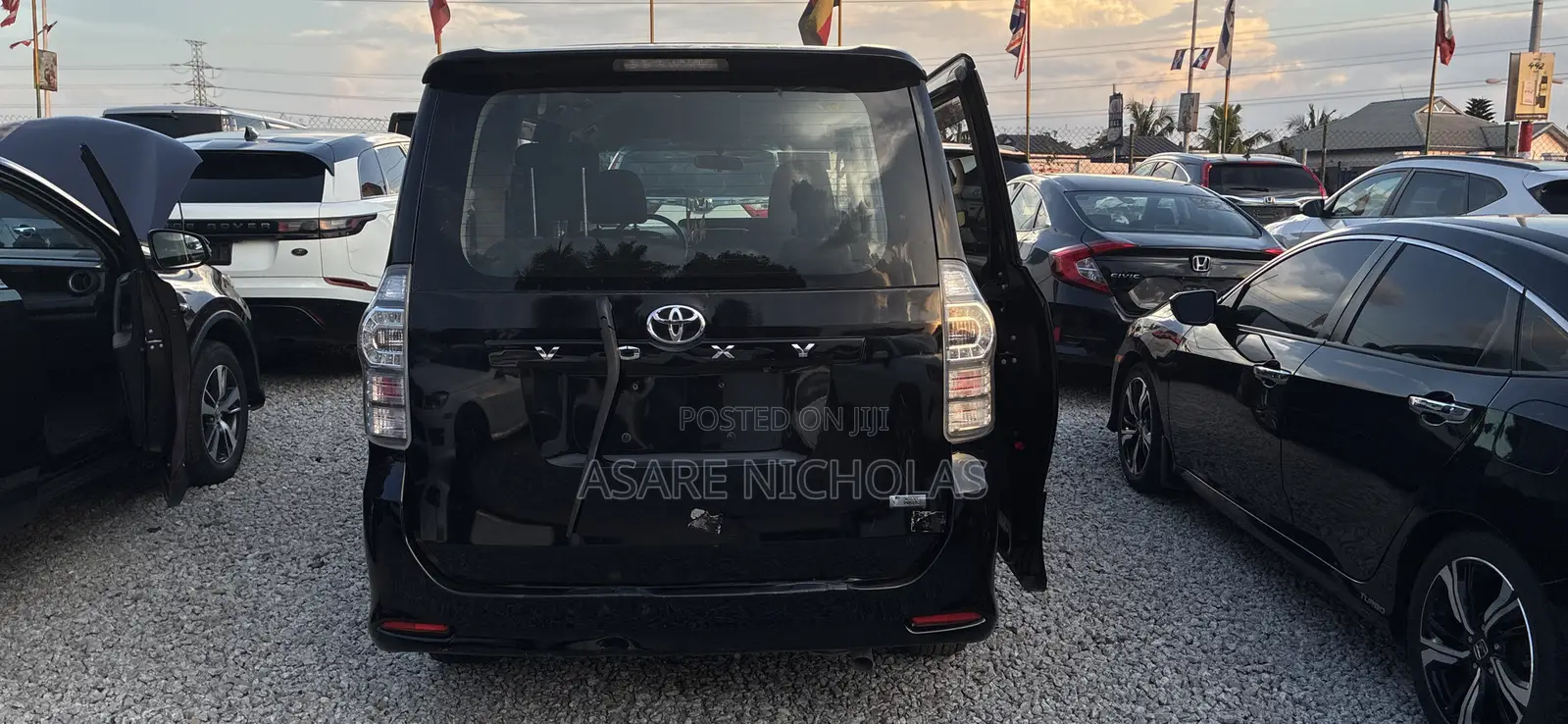 Toyota Voxy 2013 Black
