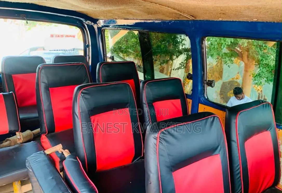 Toyota HiAce 2004 Blue