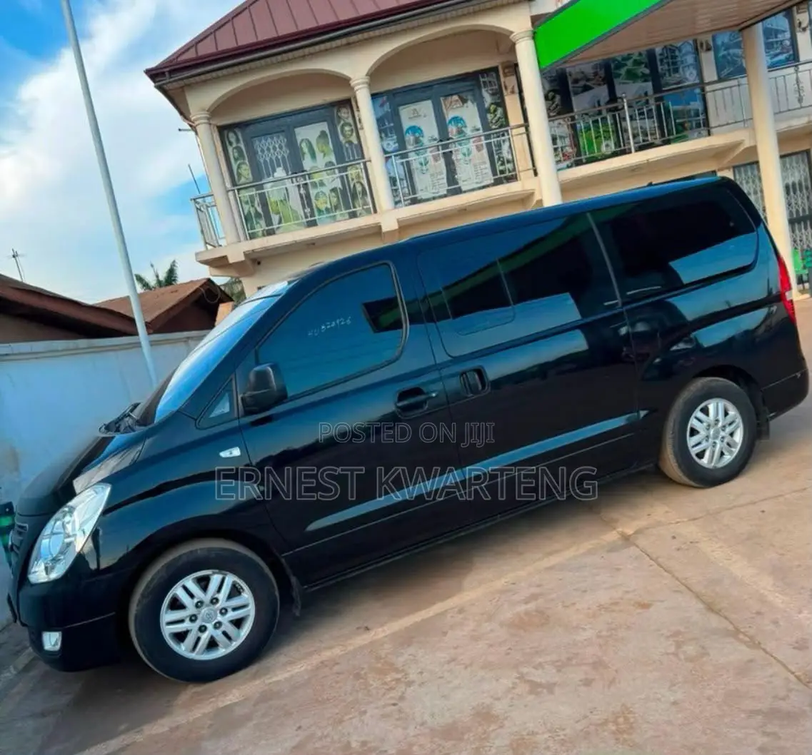 Hyundai Starex 2015 Black