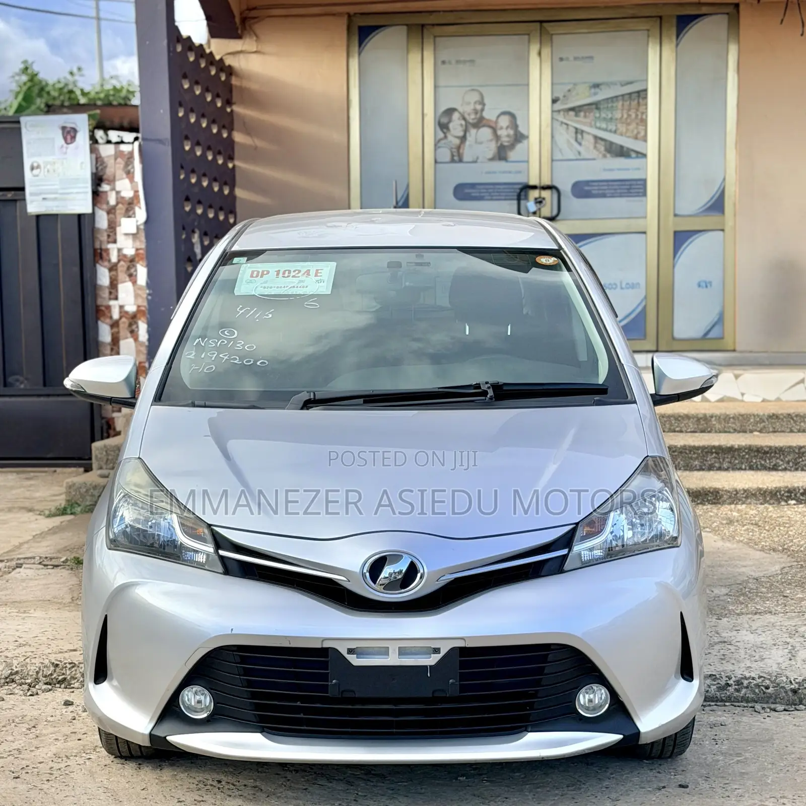 Toyota Vitz 1.3 FWD 5dr 2015 Silver