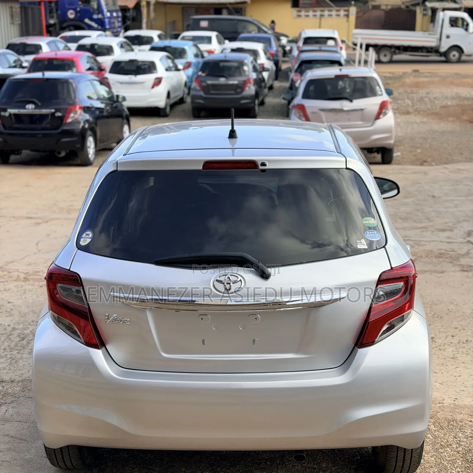 Toyota Vitz 1.3 FWD 5dr 2015 Silver