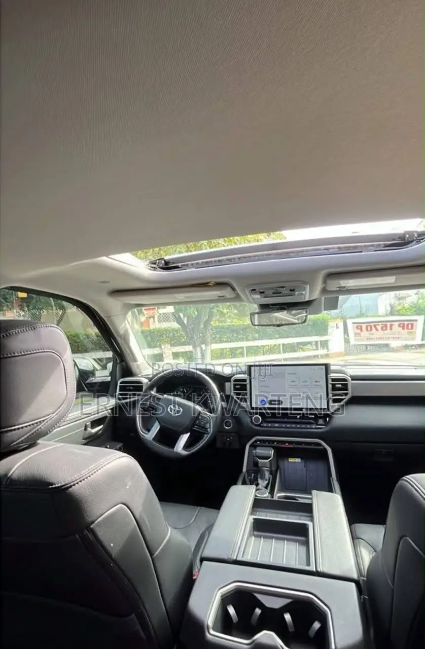Toyota Tundra 2022 Black