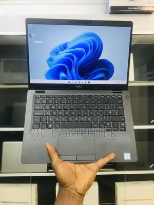 Laptop Dell Latitude 5300 8GB Intel Core i7 SSD 256GB