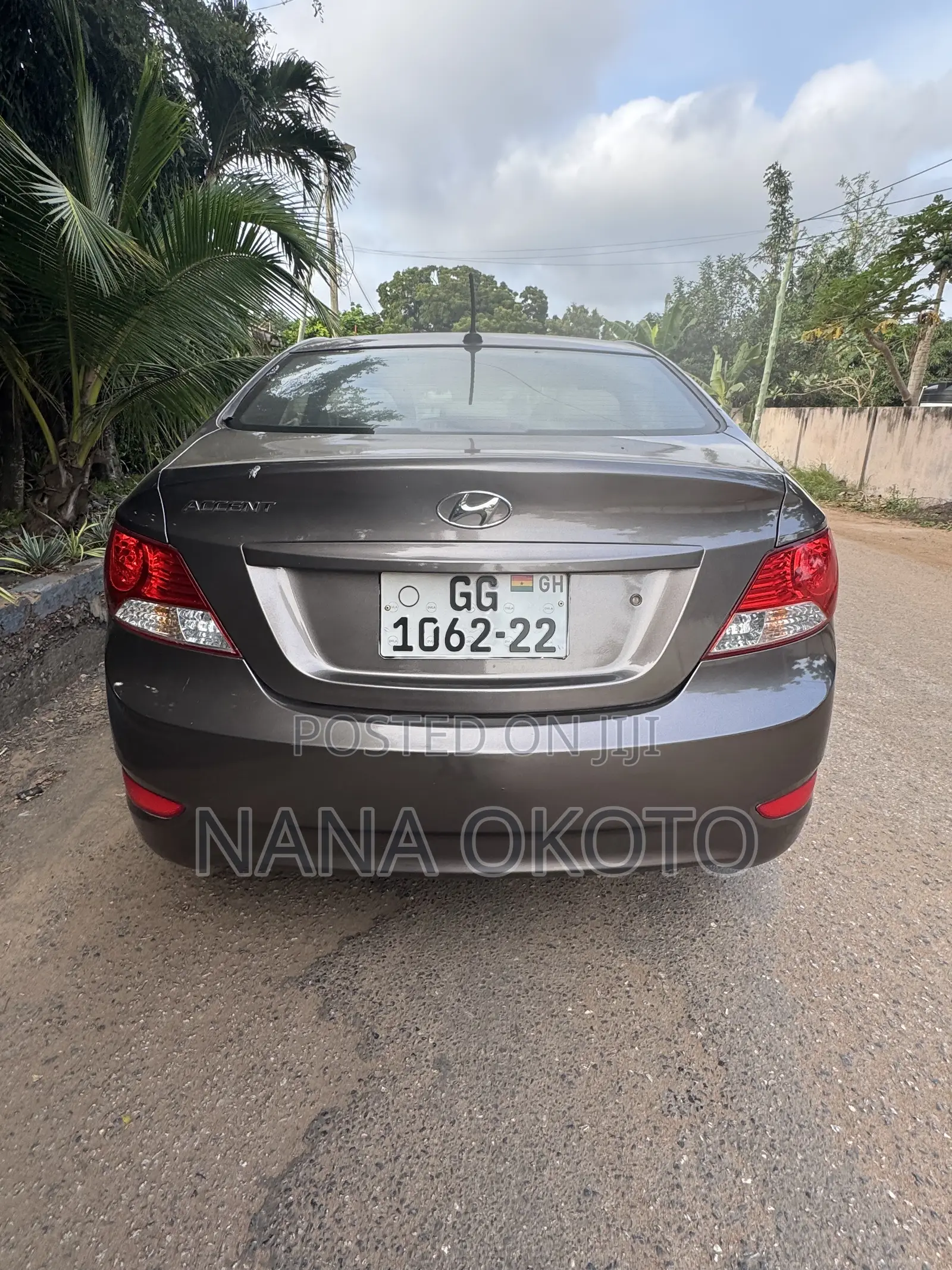 Hyundai Accent SE Automatic 2012 Beige