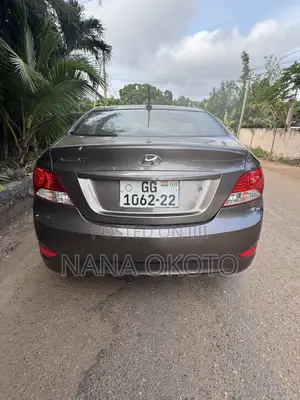 Hyundai Accent SE Automatic 2012 Beige