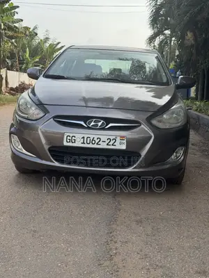 Hyundai Accent SE Automatic 2012 Beige