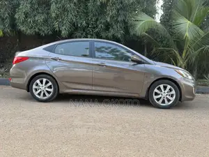 Hyundai Accent SE Automatic 2012 Beige
