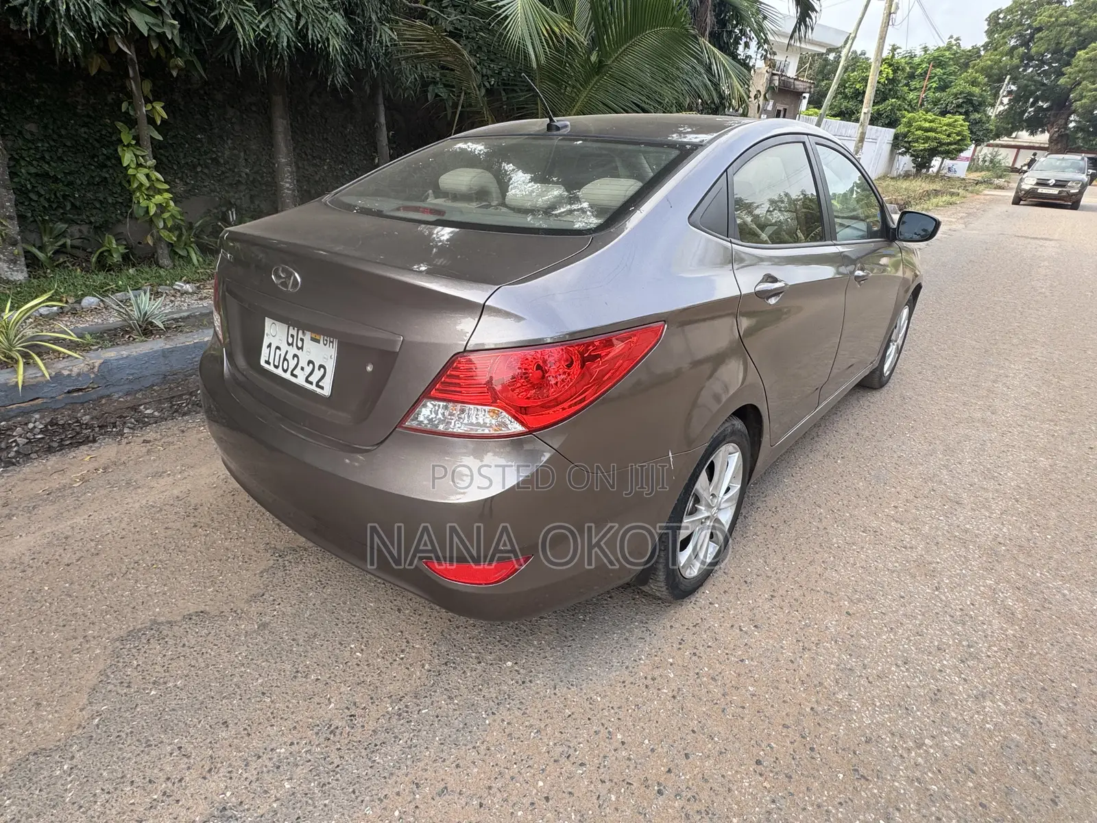 Hyundai Accent SE Automatic 2012 Beige
