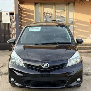 Toyota Vitz 1.3 FWD 5dr 2013 Purple
