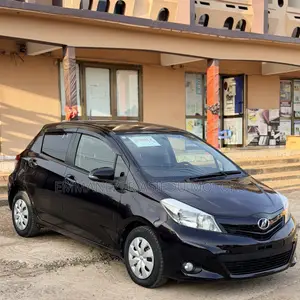 Toyota Vitz 1.3 FWD 5dr 2013 Purple