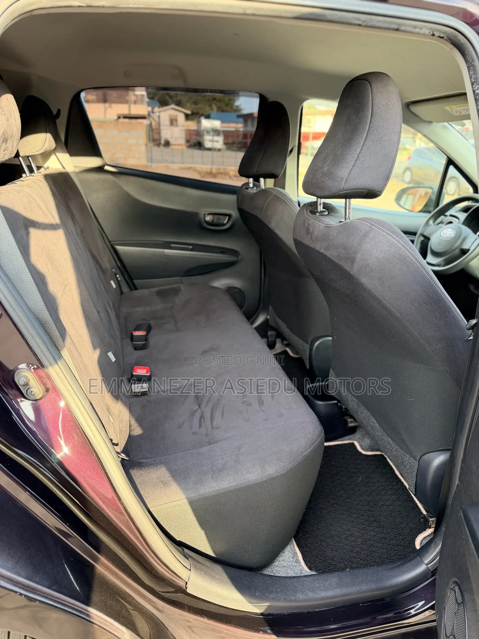 Toyota Vitz 1.3 FWD 5dr 2013 Purple