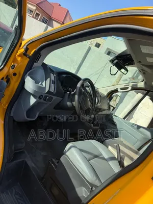 Ford Transit 2017 Yellow