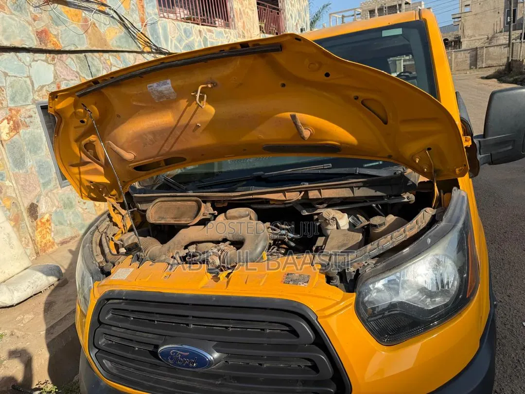 Ford Transit 2017 Yellow