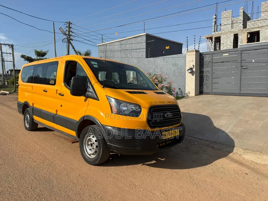 Ford Transit 2017 Yellow