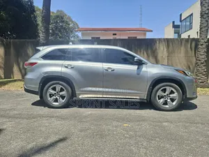 Toyota Highlander XLE V6 4x4 (3.5L 6cyl 6A) 2016 Gray