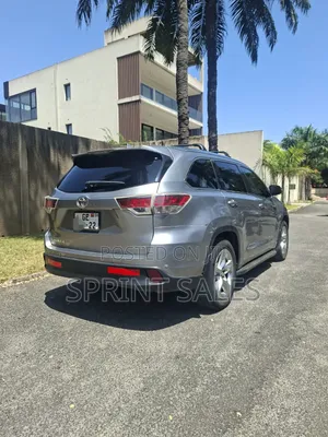 Toyota Highlander XLE V6 4x4 (3.5L 6cyl 6A) 2016 Gray