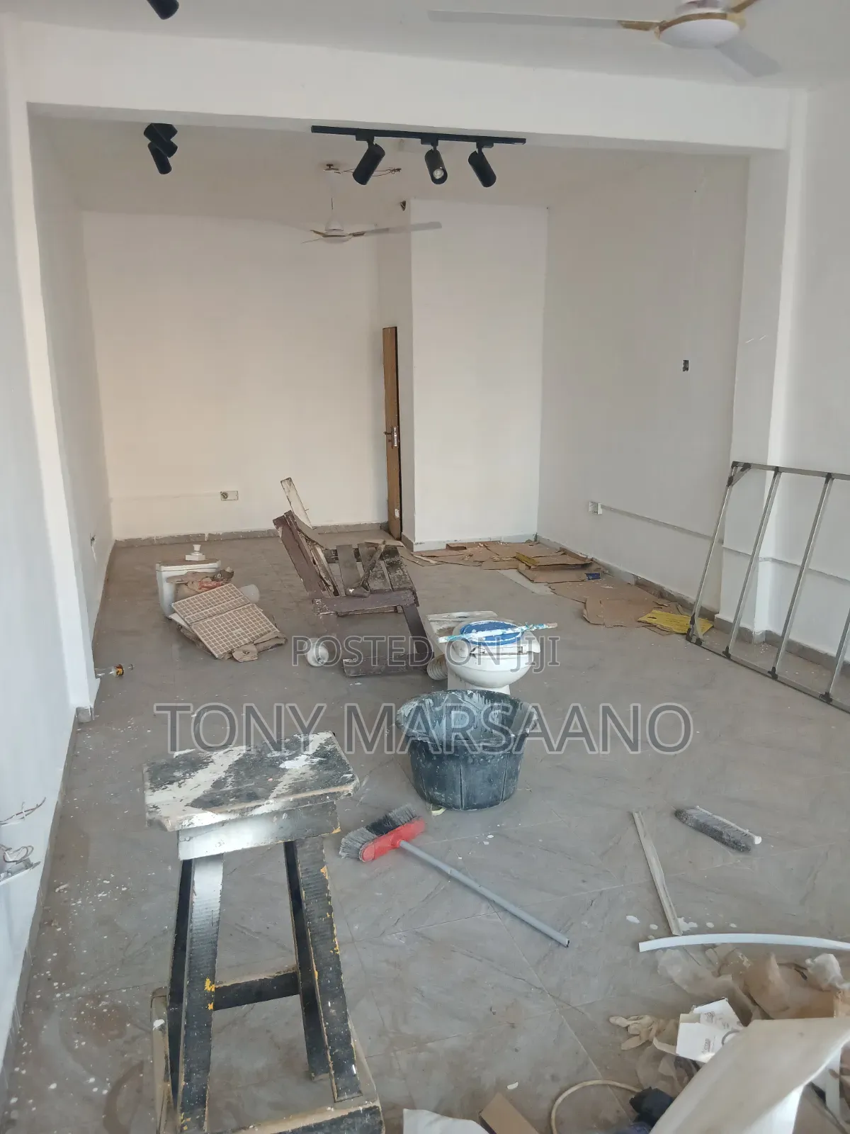 Shop for Rent at Northlegon