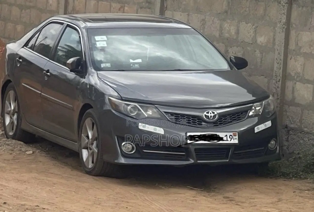 Toyota Camry SE Sport 4dr Sedan (2.5L 4cyl 6A) 2014 Gray