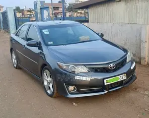 Toyota Camry SE Sport 4dr Sedan (2.5L 4cyl 6A) 2014 Gray