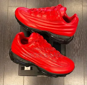 Nike Air Max Lux X Supreme Sneakers