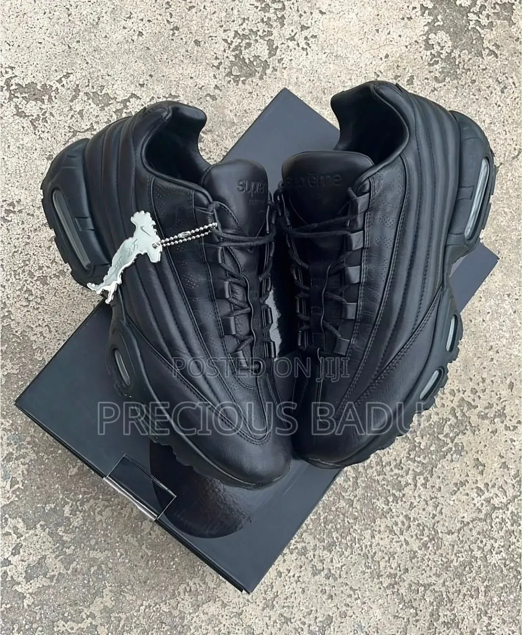 Nike Air Max Lux X Supreme Sneakers