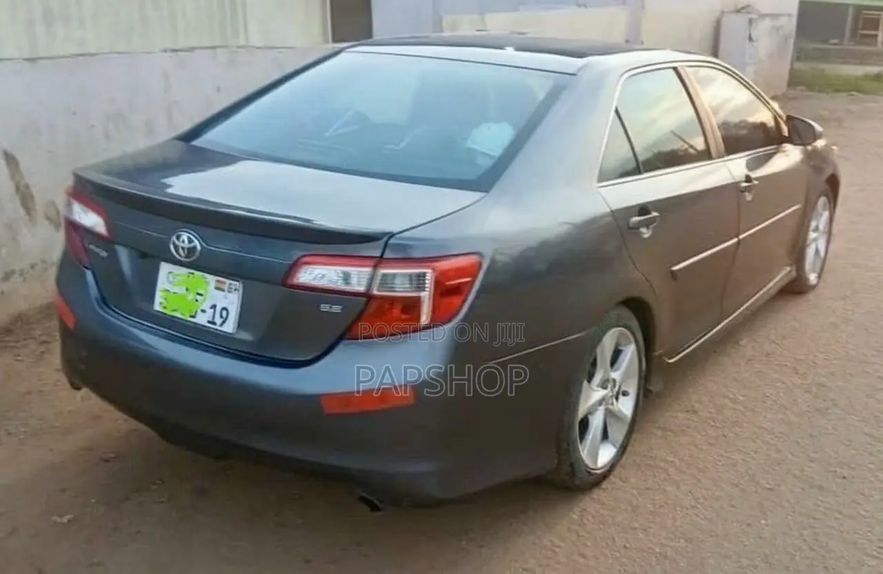 Toyota Camry SE Sport 4dr Sedan (2.5L 4cyl 6A) 2014 Gray