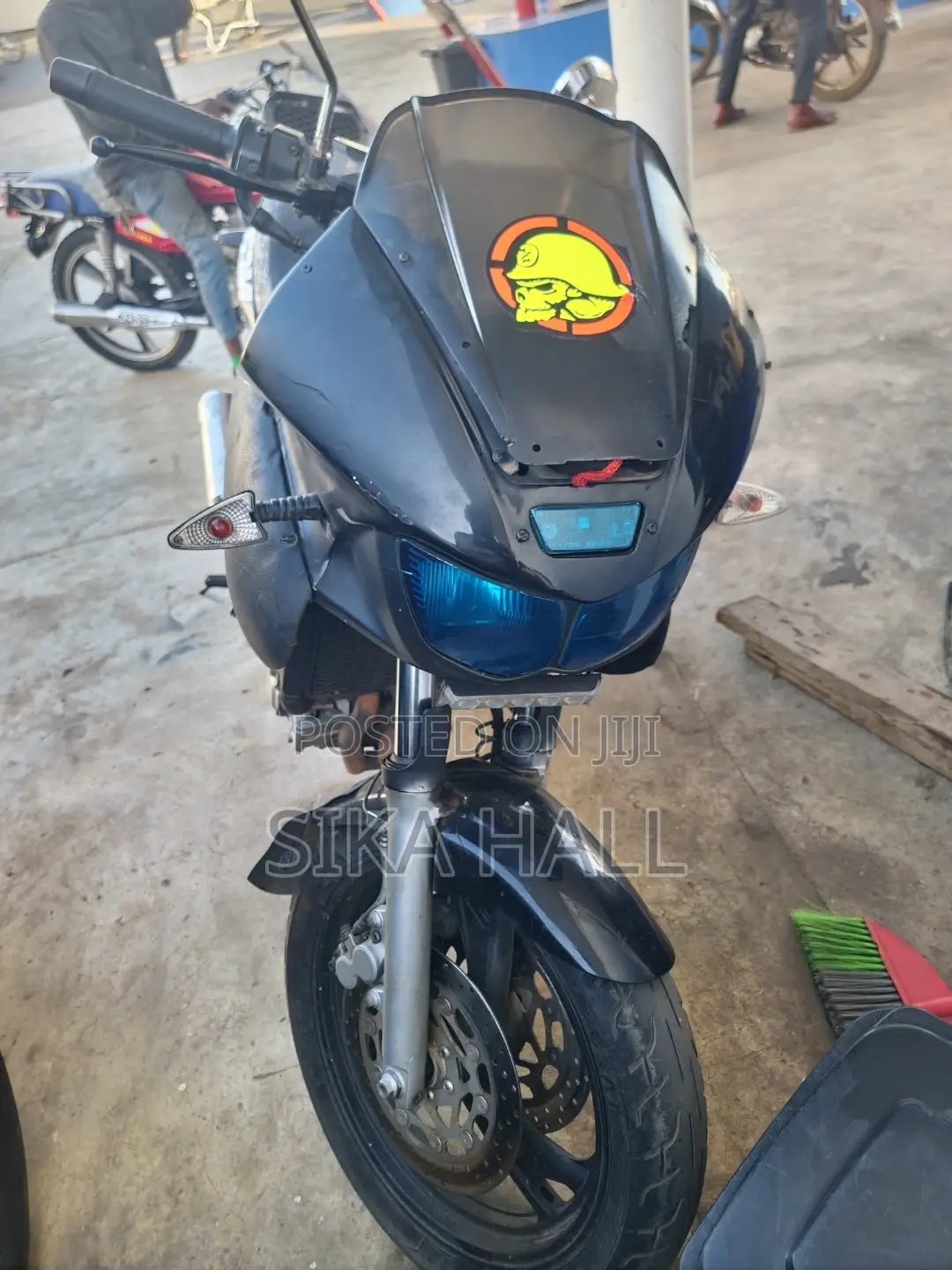 Yamaha 2000 Black