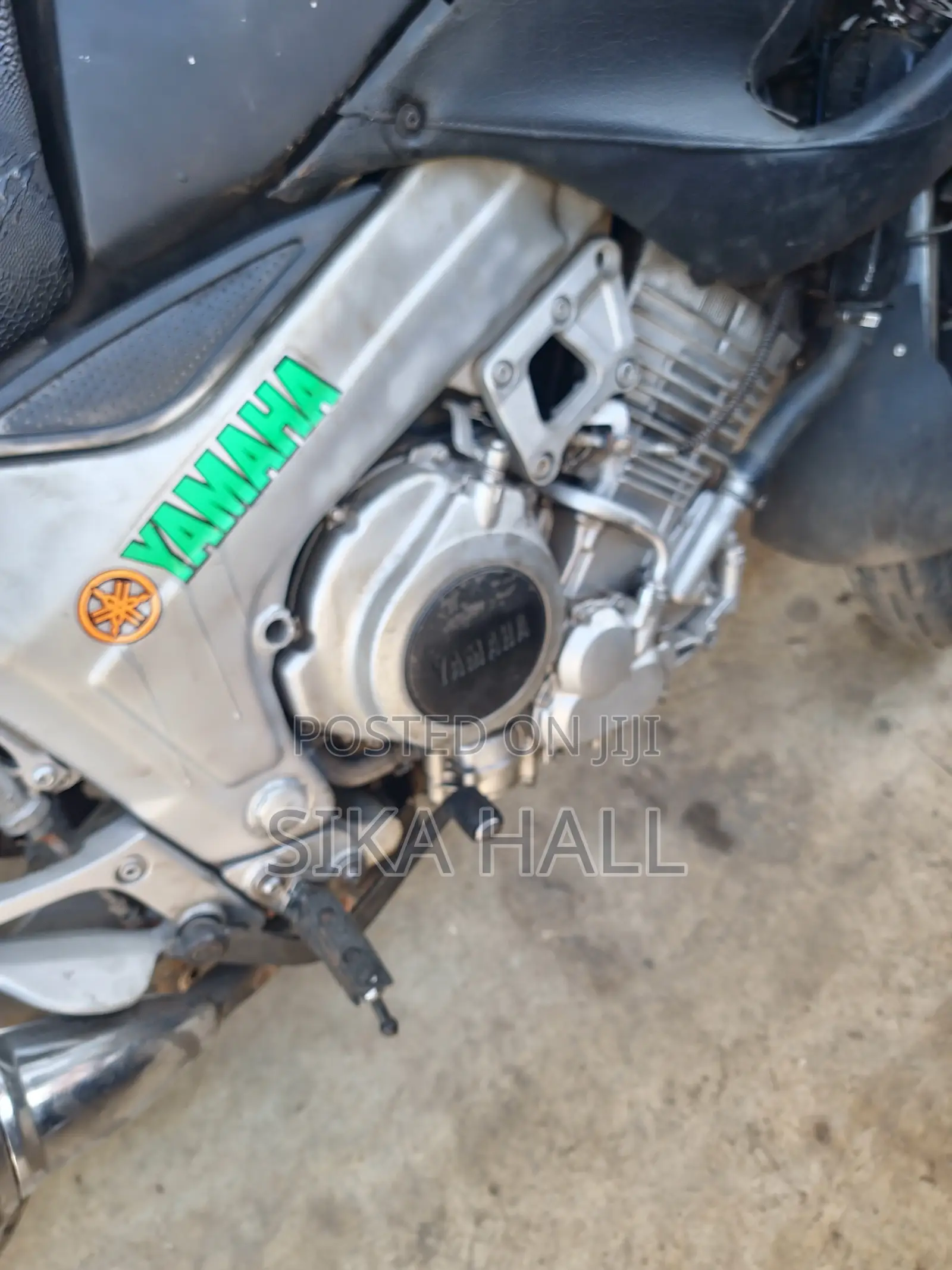 Yamaha 2000 Black