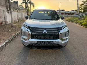 Mitsubishi Outlander SE Black Edition 2023 Gray