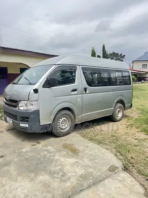 Toyota HiAce 2009 Grey