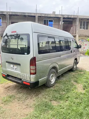 Toyota HiAce 2009 Grey