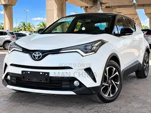 Toyota C-HR XLE FWD Sport Utility (2.0L 4cyl 2AM) 2018 White
